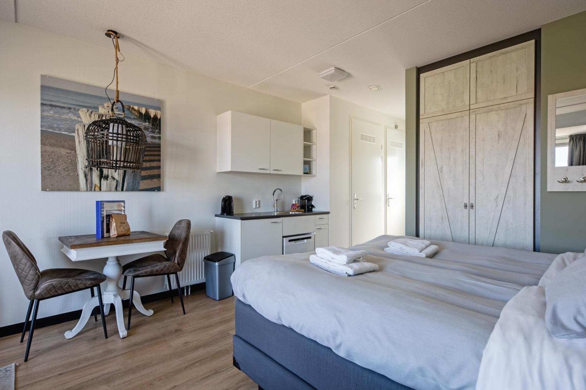 Strandplevier Suites De Koog  Exterior photo